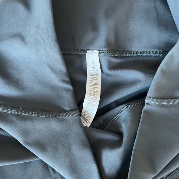 Lululemon leggings Size 8 - Dark Grey with lace style sheer detail - Picture 4 of 5